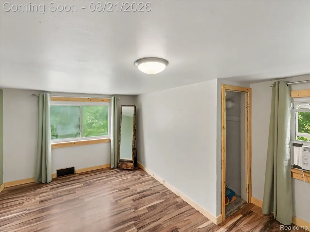 24915 Crisler Street Taylor City, MI 48180