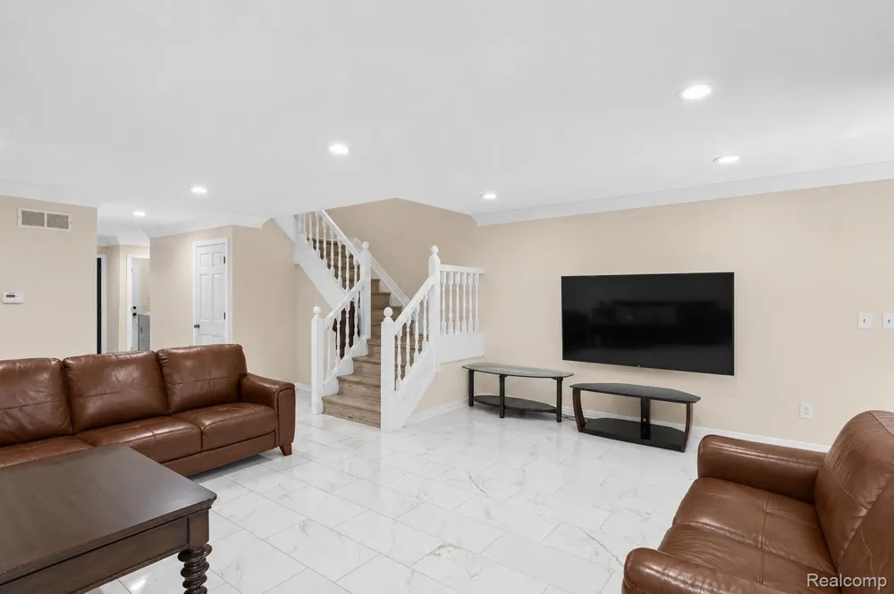 13 Timberlane Court Dearborn City, MI 48126
