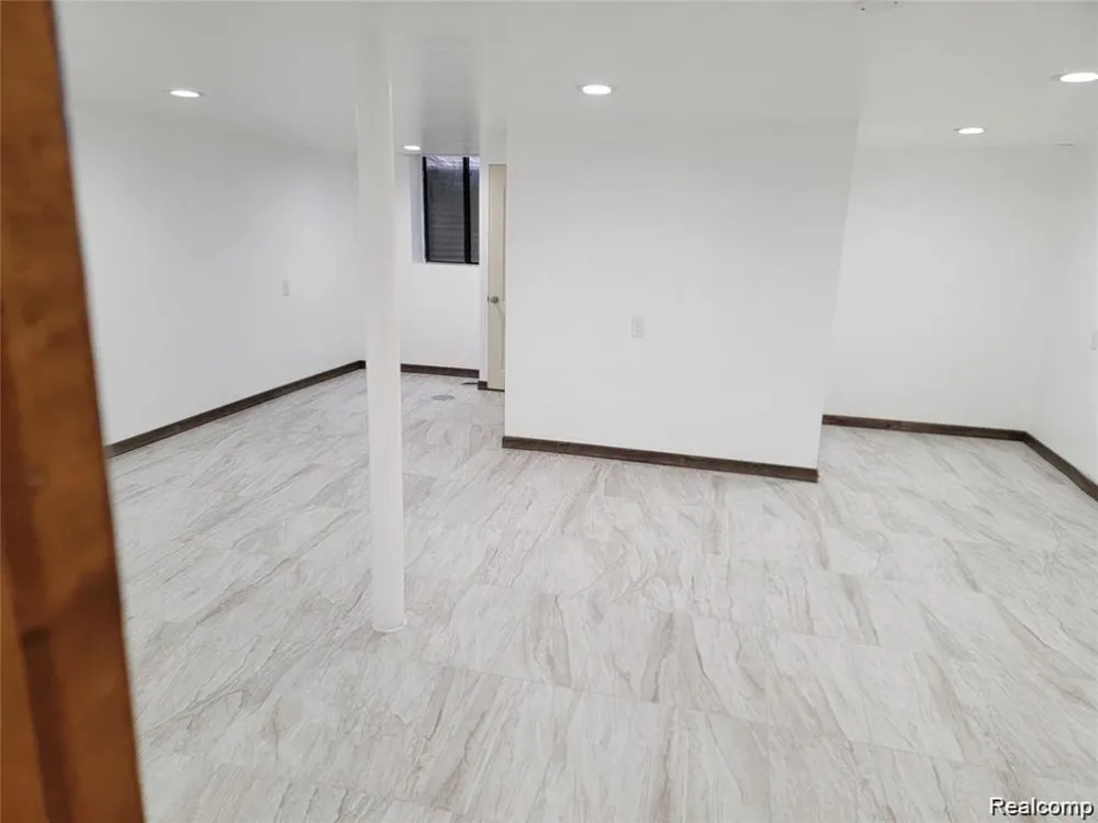 13 Timberlane Court Dearborn City, MI 48126