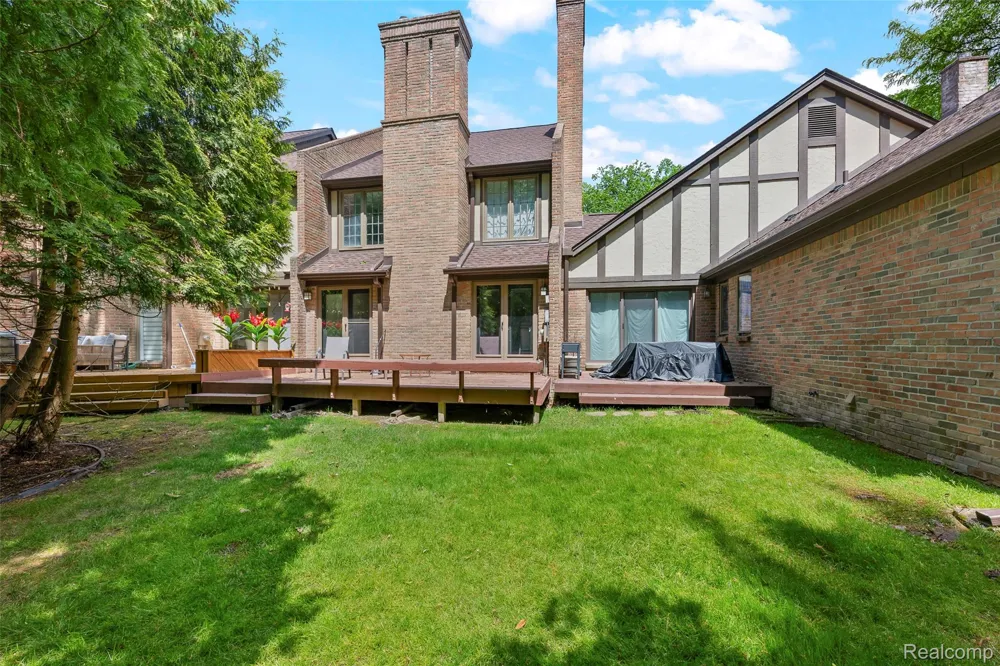 13 Timberlane Court Dearborn City, MI 48126