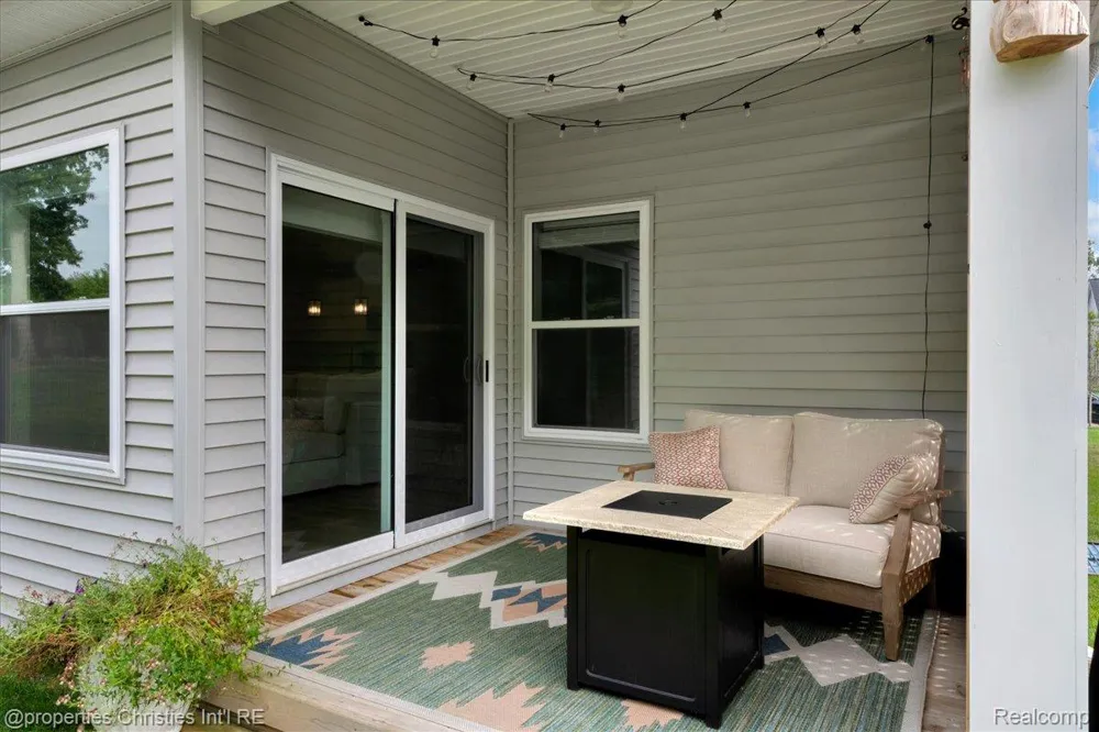 7934 Jordan Drive Waterford Charter Township, MI 48327