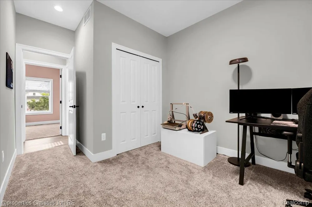 7934 Jordan Drive Waterford Charter Township, MI 48327