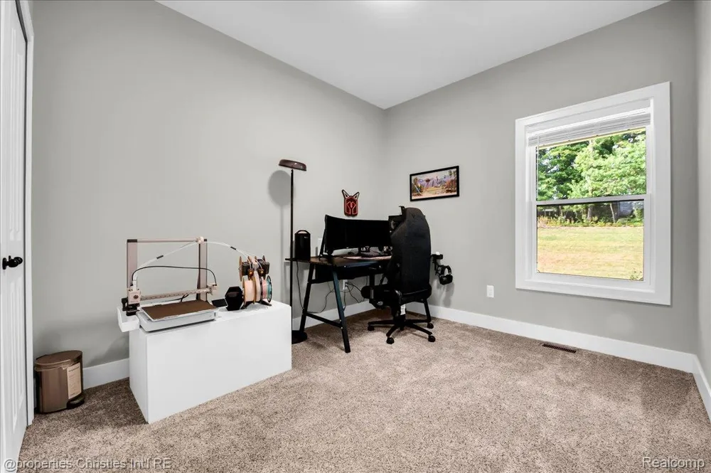 7934 Jordan Drive Waterford Charter Township, MI 48327
