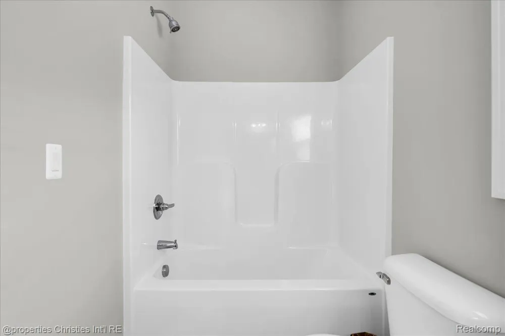 7934 Jordan Drive Waterford Charter Township, MI 48327