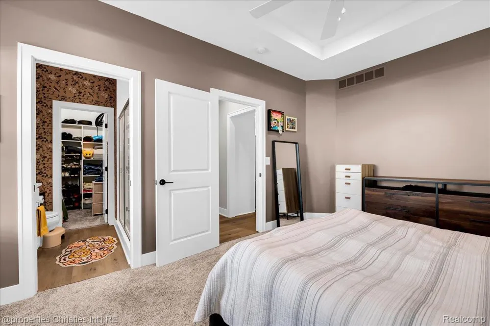 7934 Jordan Drive Waterford Charter Township, MI 48327
