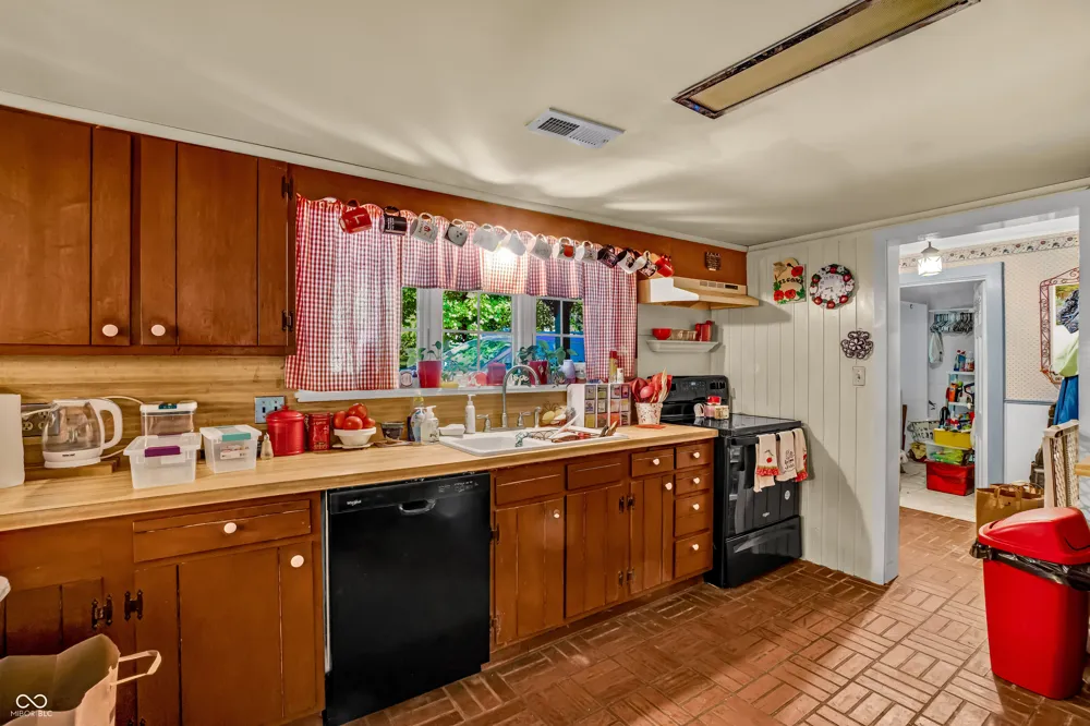270 Coffey Hill Road Nashville, IN 47448