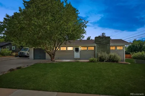 1662 W Lake Place