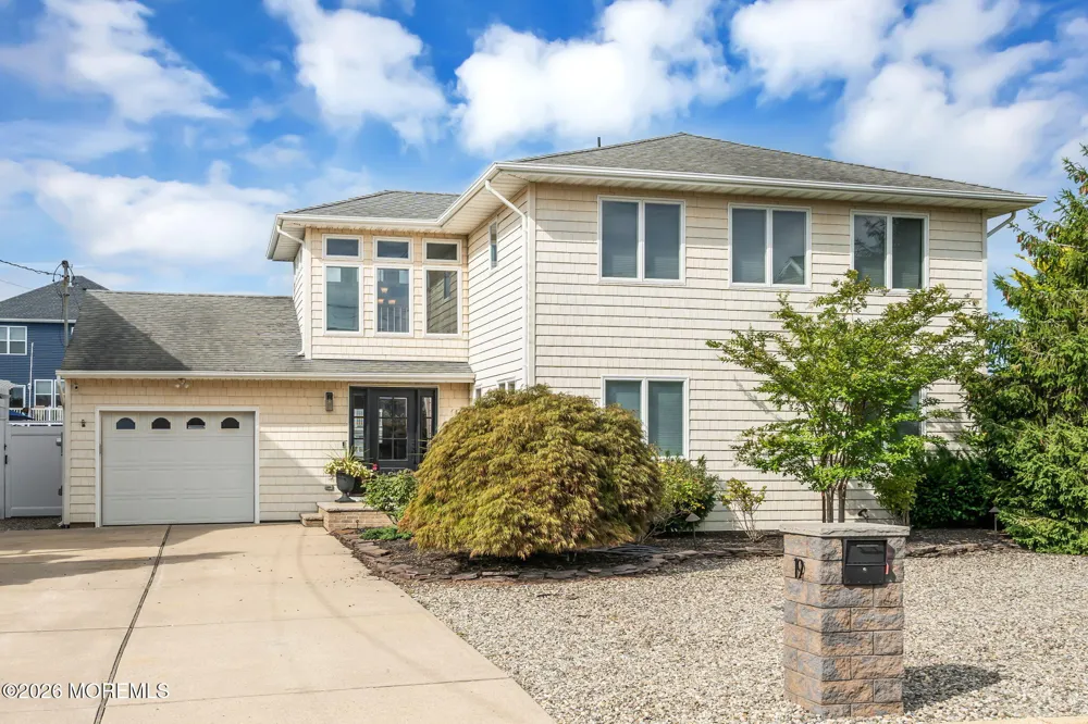 19 Drake Way Toms River, NJ 08753