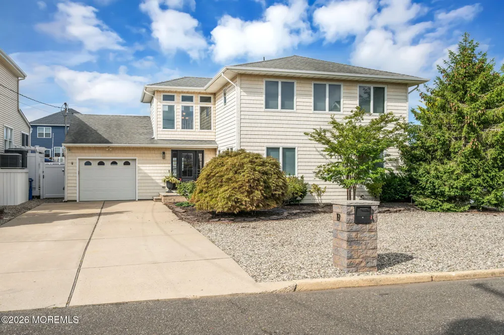 19 Drake Way Toms River, NJ 08753