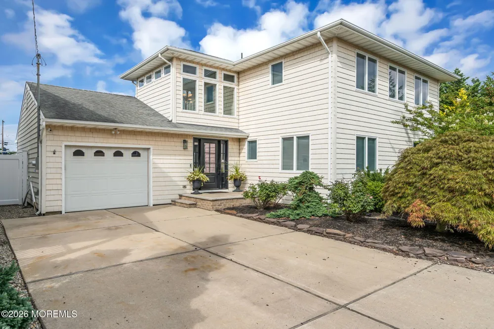 19 Drake Way Toms River, NJ 08753