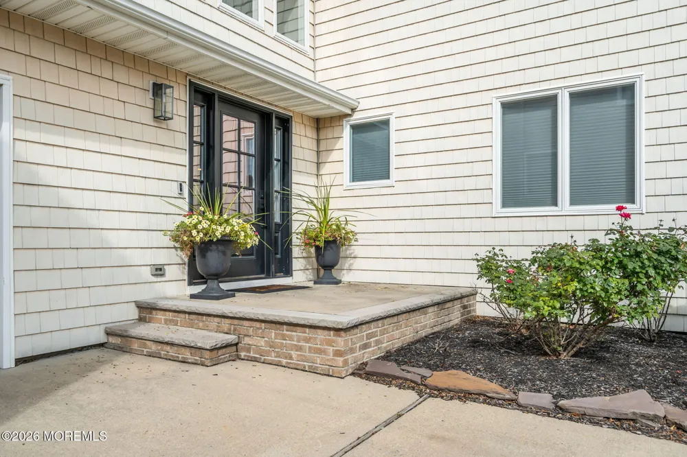 19 Drake Way Toms River, NJ 08753