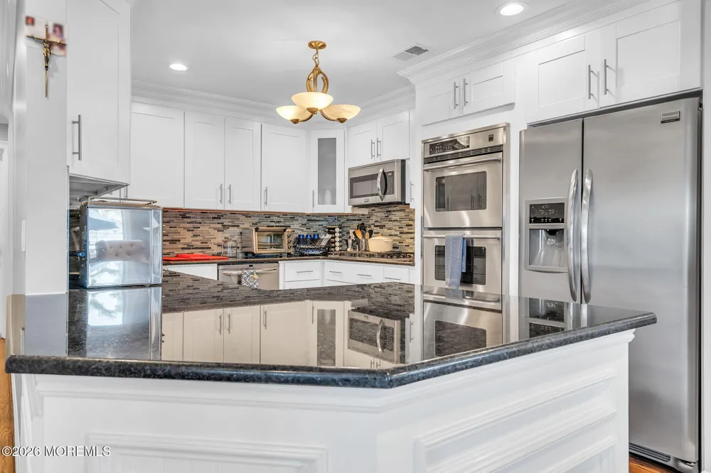 19 Drake Way Toms River, NJ 08753