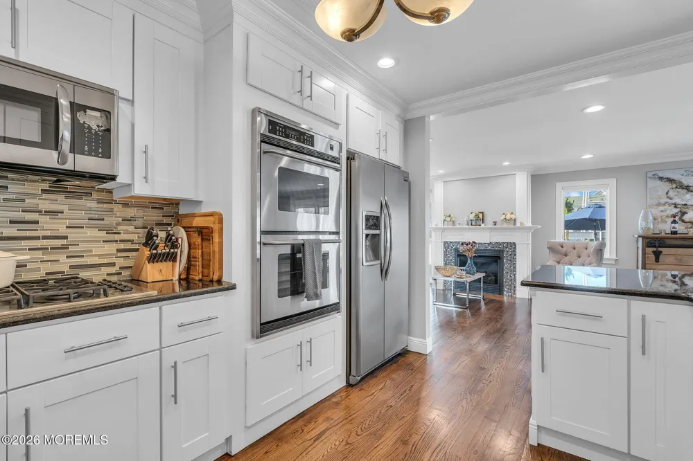 19 Drake Way Toms River, NJ 08753