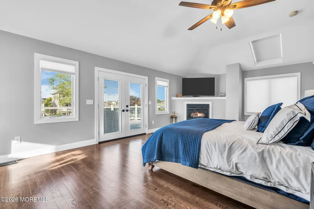 19 Drake Way Toms River, NJ 08753