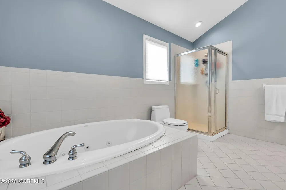 19 Drake Way Toms River, NJ 08753