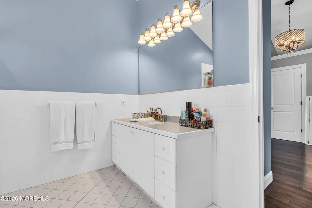 19 Drake Way Toms River, NJ 08753