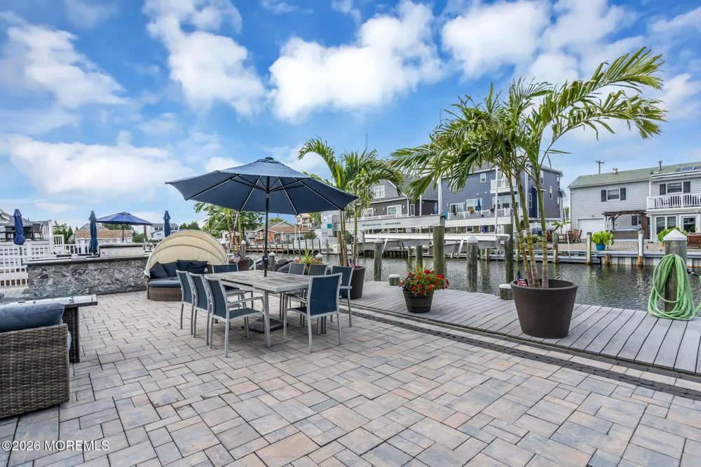 19 Drake Way Toms River, NJ 08753