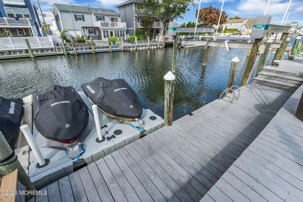 19 Drake Way Toms River, NJ 08753