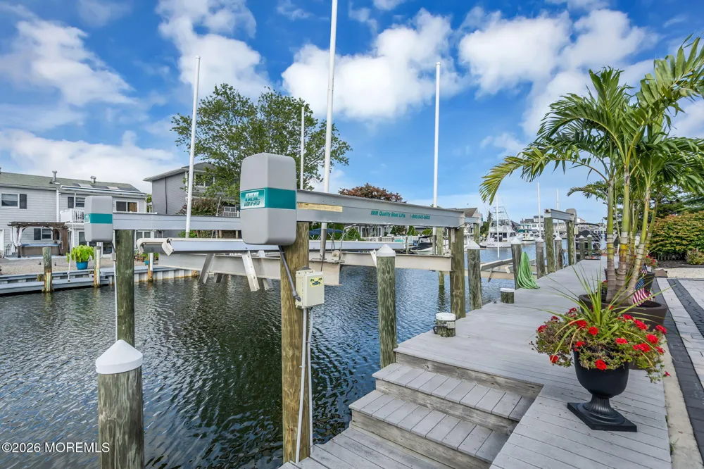 19 Drake Way Toms River, NJ 08753