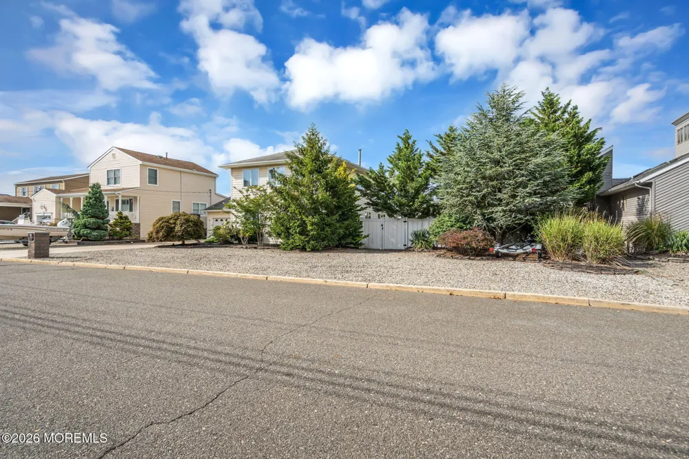 19 Drake Way Toms River, NJ 08753