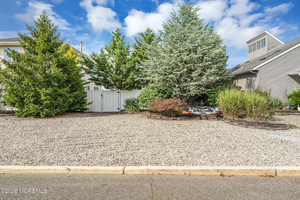 19 Drake Way Toms River, NJ 08753