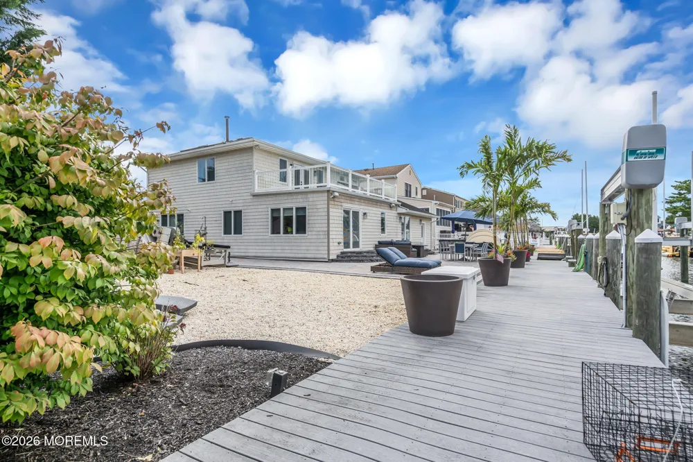 19 Drake Way Toms River, NJ 08753