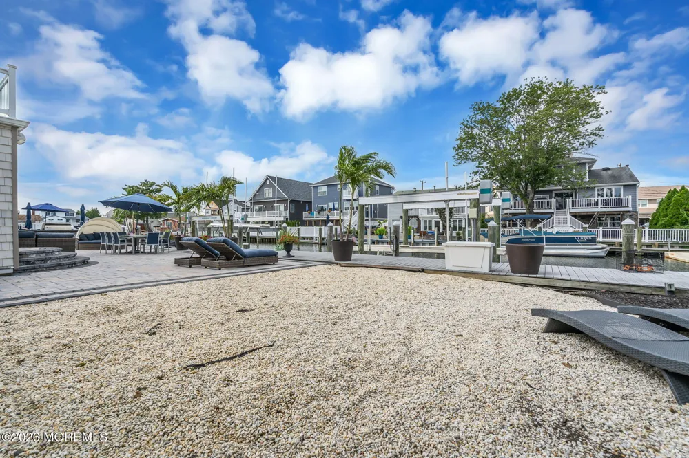 19 Drake Way Toms River, NJ 08753