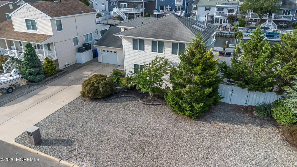 19 Drake Way Toms River, NJ 08753