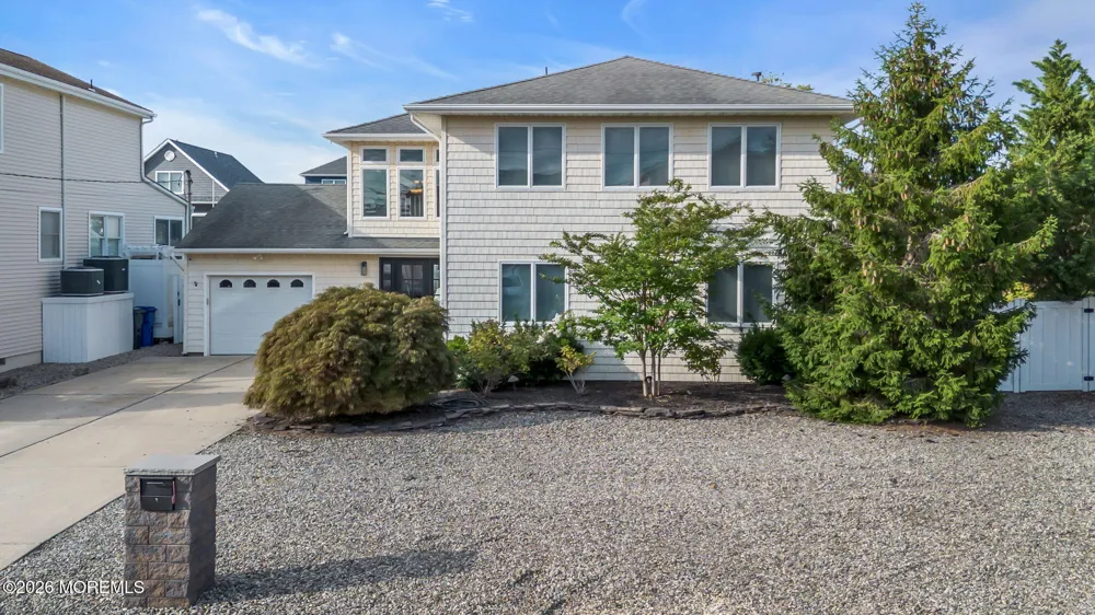 19 Drake Way Toms River, NJ 08753