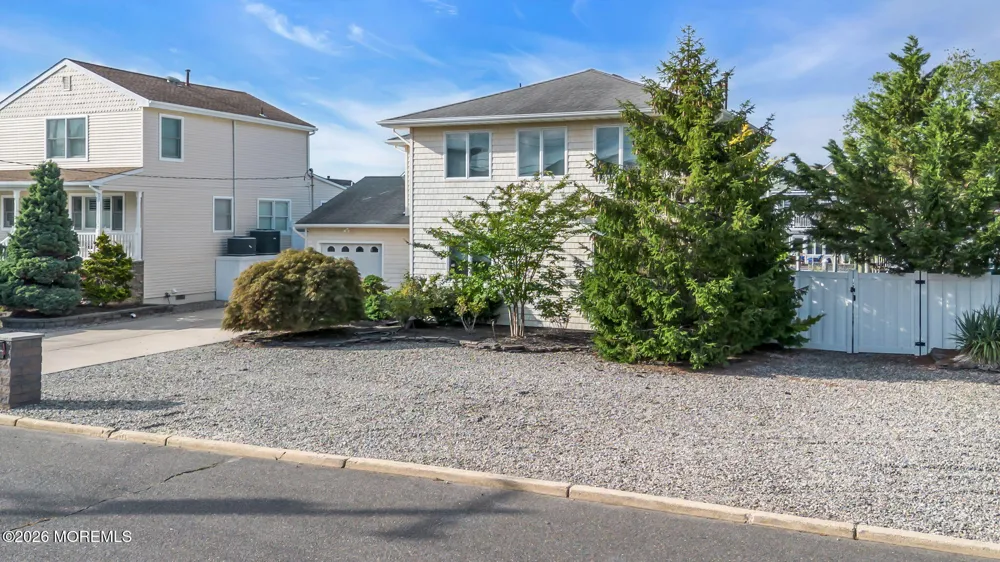 19 Drake Way Toms River, NJ 08753