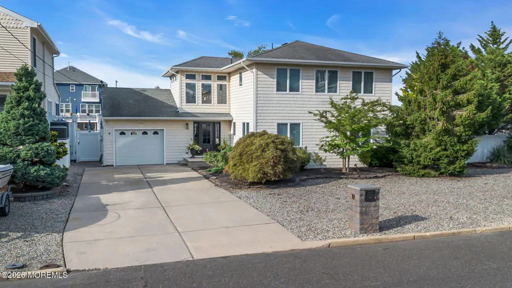 19 Drake Way Toms River, NJ 08753