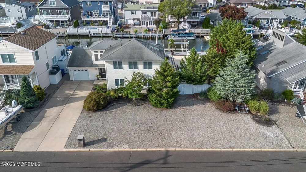 19 Drake Way Toms River, NJ 08753