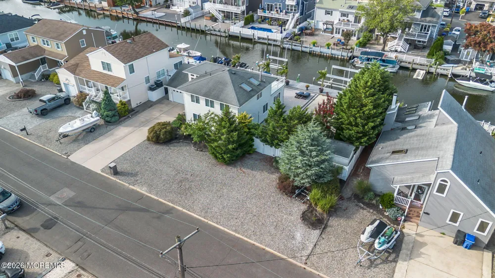19 Drake Way Toms River, NJ 08753