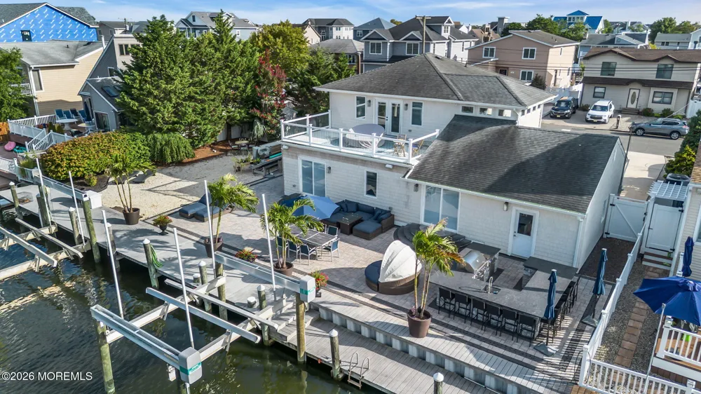 19 Drake Way Toms River, NJ 08753