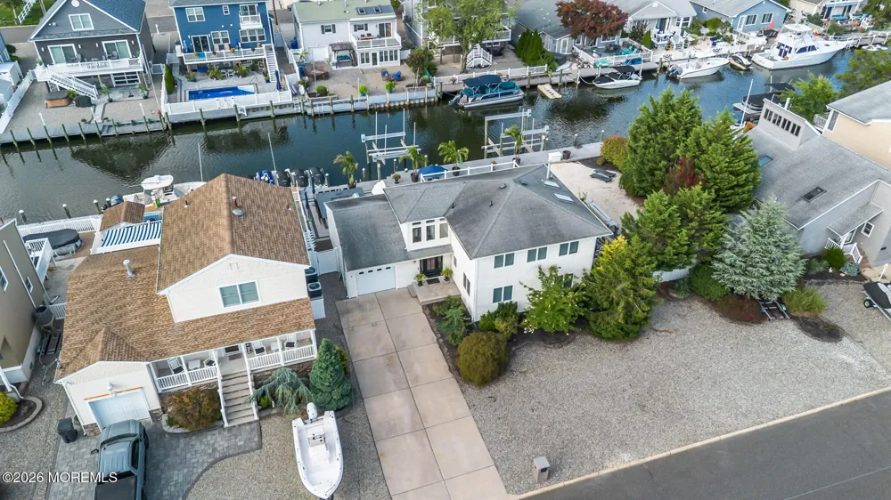 19 Drake Way Toms River, NJ 08753