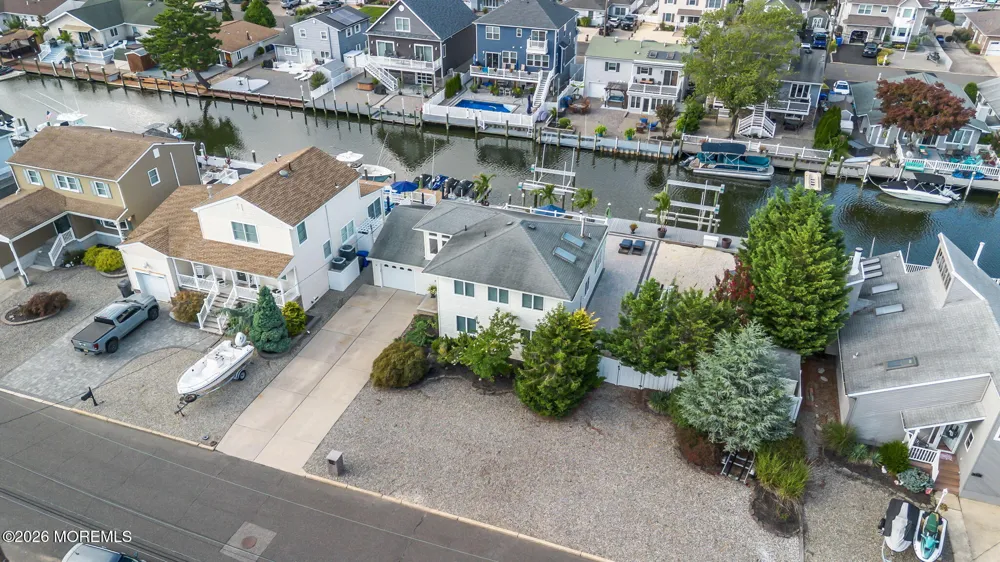 19 Drake Way Toms River, NJ 08753