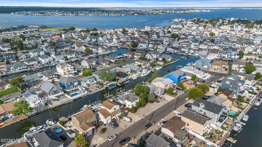 19 Drake Way Toms River, NJ 08753