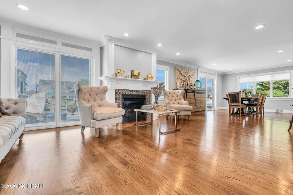 19 Drake Way Toms River, NJ 08753