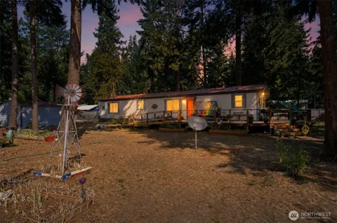 221 Ermine Loop