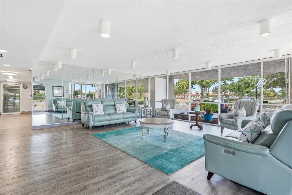 2901 26TH STREET W #818 Bradenton, FL 34205