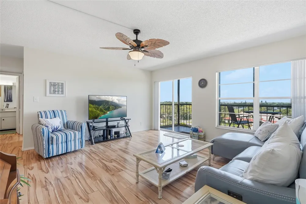 2901 26TH STREET W #818 Bradenton, FL 34205
