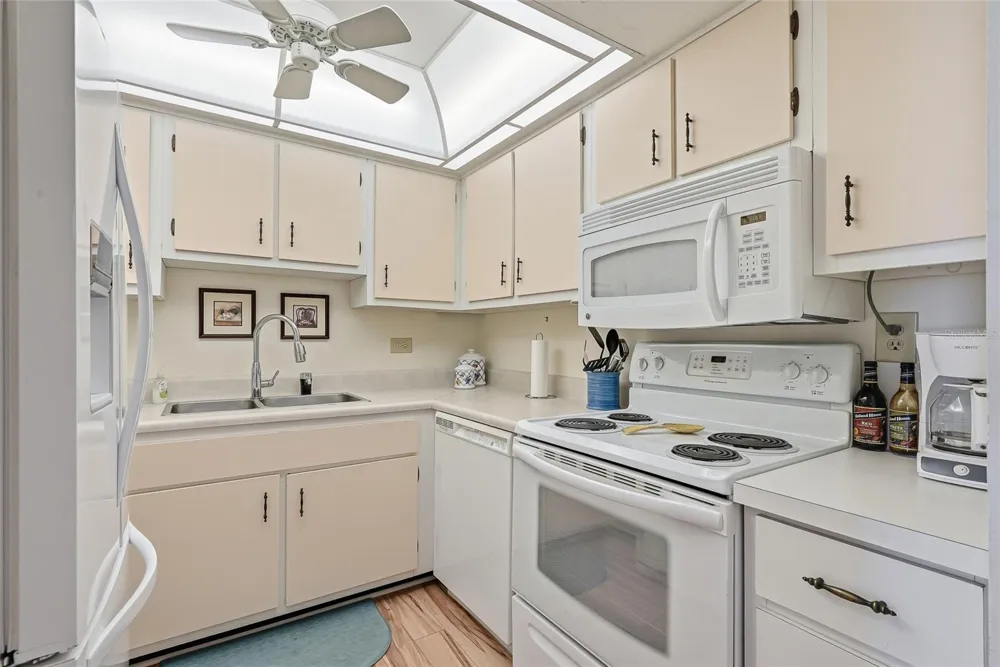 2901 26TH STREET W #818 Bradenton, FL 34205