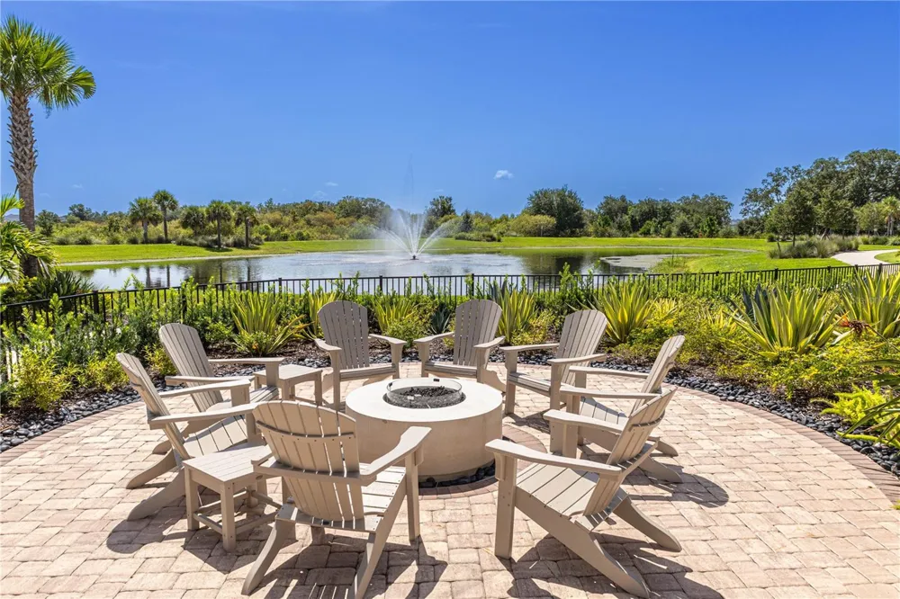 17632 CRESCENT MOON LOOP Bradenton, FL 34211