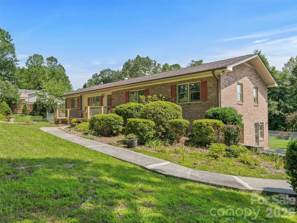 38 Chadwick Wade Drive Asheville, NC 28804