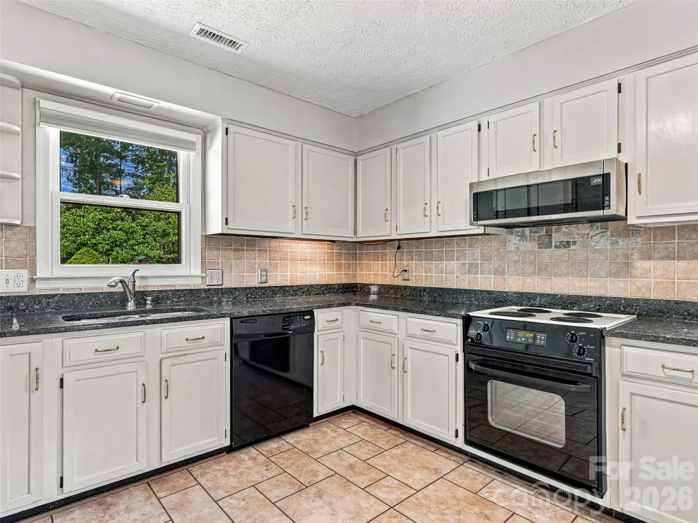 38 Chadwick Wade Drive Asheville, NC 28804