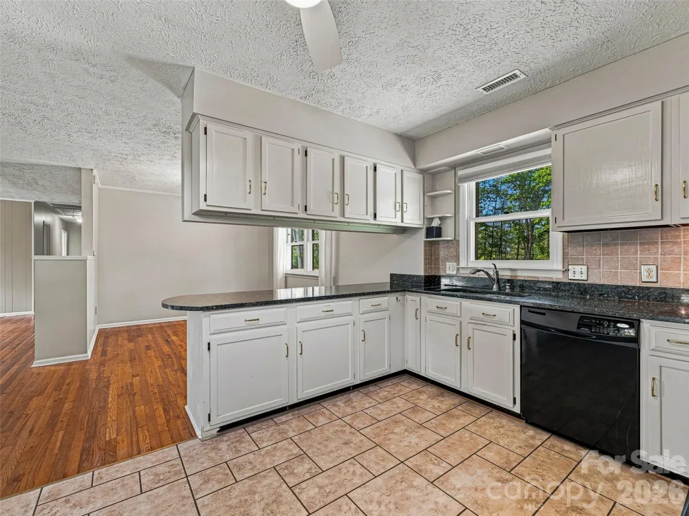 38 Chadwick Wade Drive Asheville, NC 28804