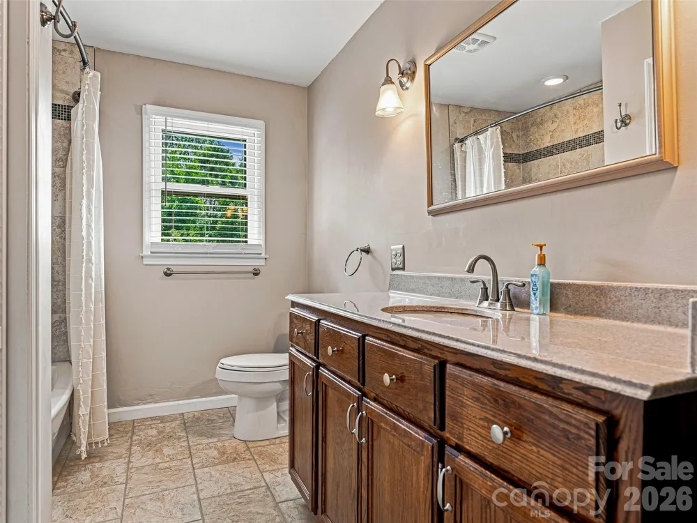 38 Chadwick Wade Drive Asheville, NC 28804