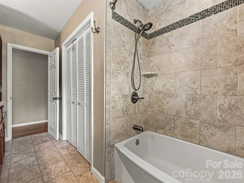 38 Chadwick Wade Drive Asheville, NC 28804