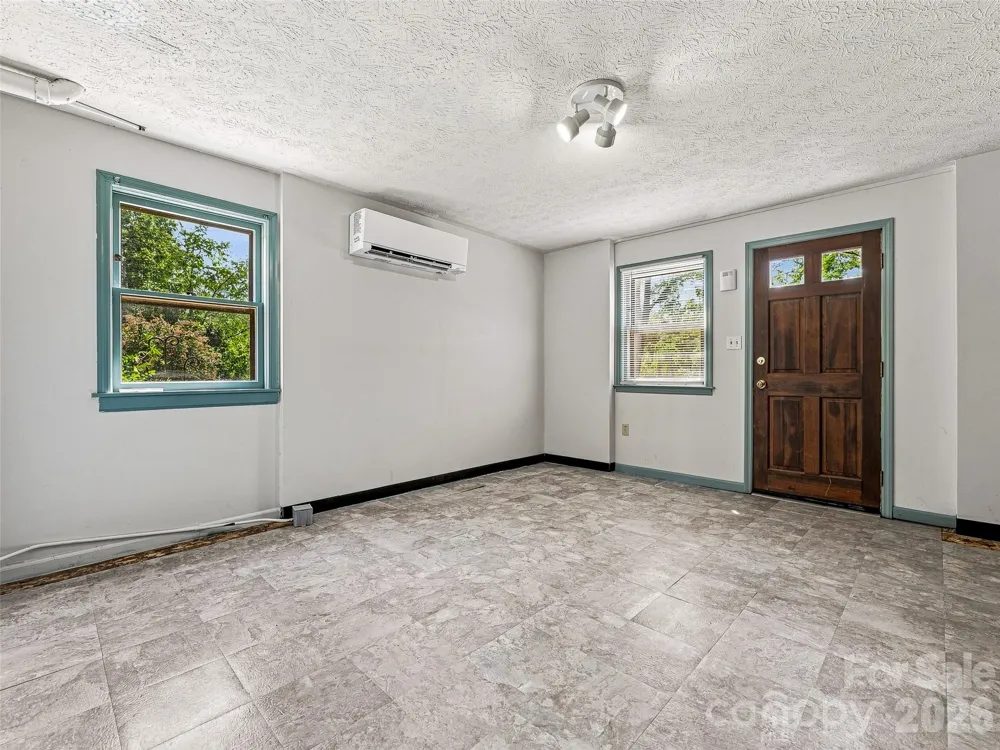 38 Chadwick Wade Drive Asheville, NC 28804