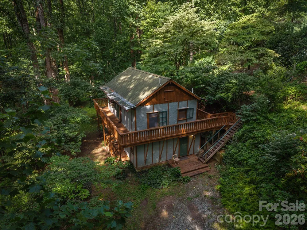 1051 Frost Road Saluda, NC 28773